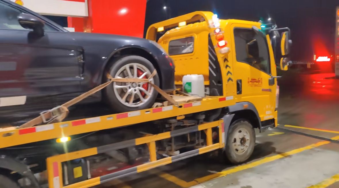 吉林行车途中遇到突发状况该如何呼叫道路救援？